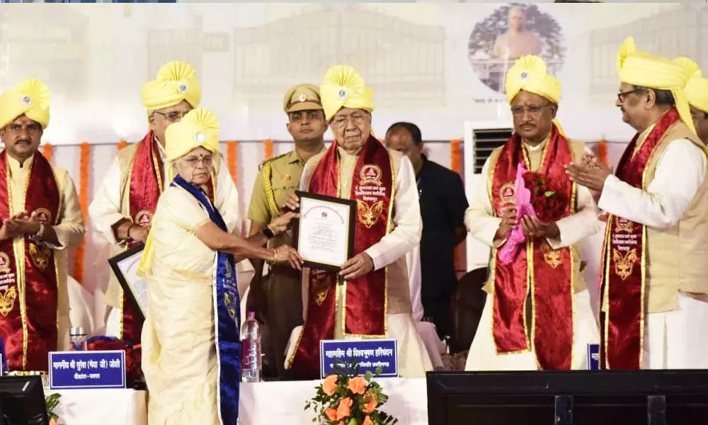 Bilaspur: पंडित सुंदरलाल शर्मा विश्वविद्यालय के छठवें दीक्षांत समारोह में शामिल हुए राज्यपाल एवं CM विष्णुदेव