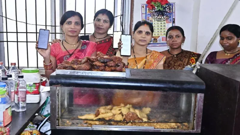 CG: विष्णुदेव सरकार की महतारी वंदन योजना से समाज में महिलाओं का बढ़ता मान…