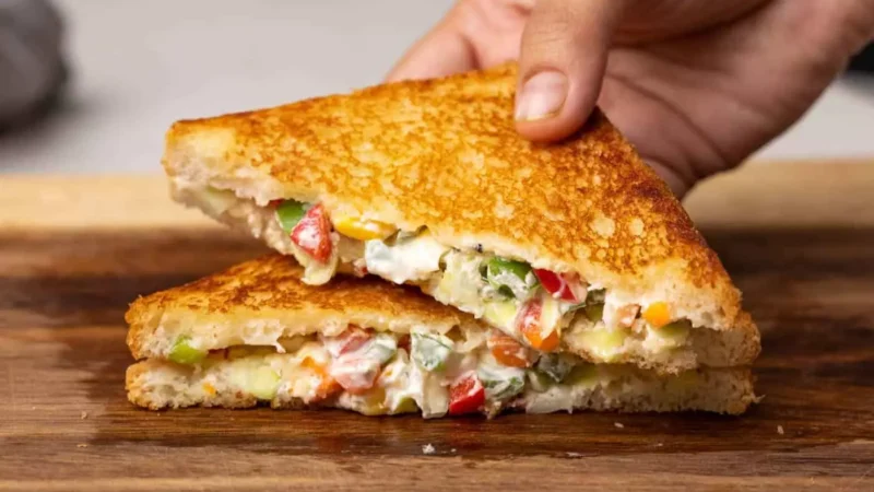 Mom Recipe For Tifin Series-10 : हेल्दी और क्विक रेसिपीज़,  "Vegetable Toast, Chapati Rapps and Hang Cord Sandwich"