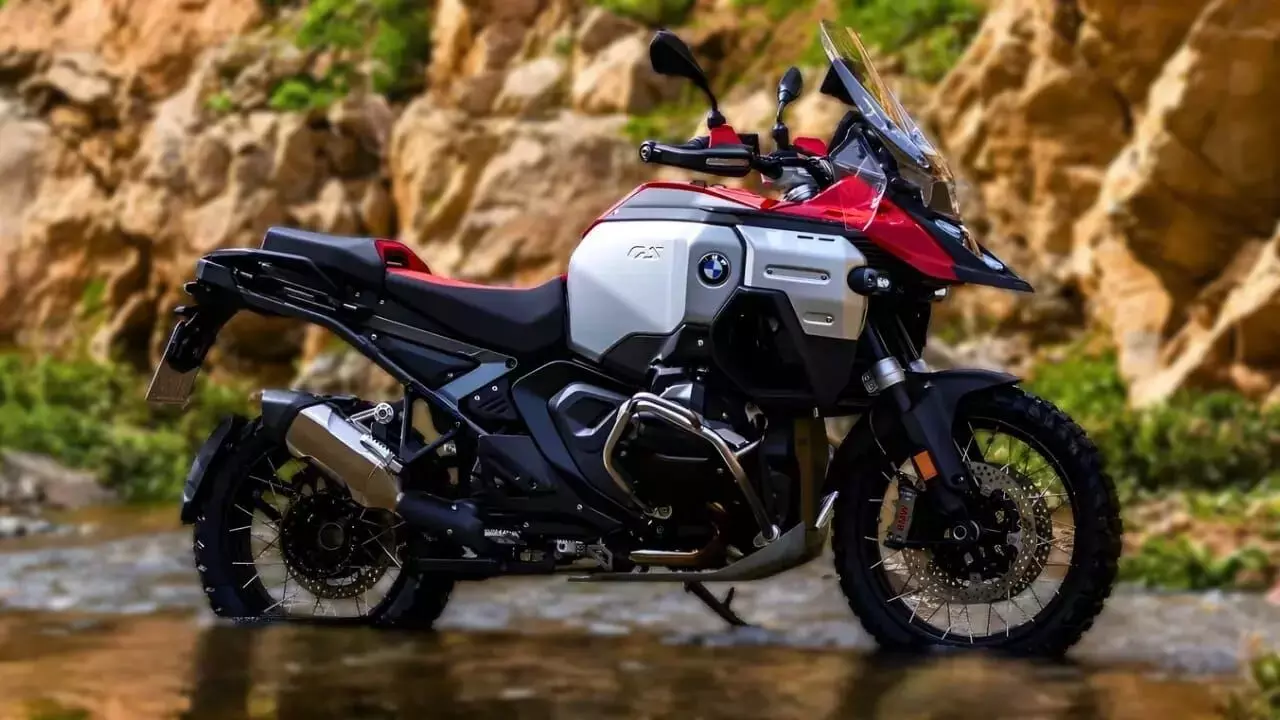 BMW R 1300 GS Adventure: दमदार बॉक्सर इंजन और लंबी लॉन्ग रेंज के साथ BMW R 1300 GS एडवेंचर हुई पेश, जानें फीचर्स और कीमत