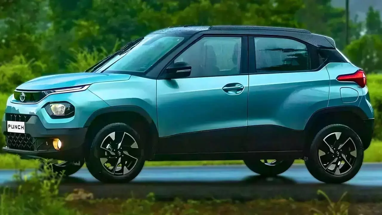 Tata Punch: छोटी गाड़ियों को पछाड़कर नंबर 1 बनी Tata Punch! मारुति की Swift को लगा तगड़ा झटका, जानें कैसे किया कारनामा