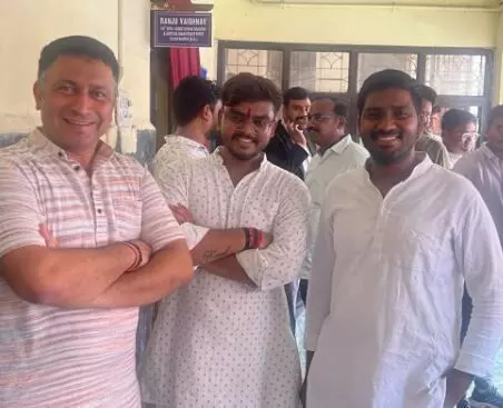 CG: स्कूल में घुसकर शिक्षकों व स्टाफ से गुंडागर्दी, कांग्रेस नेता सहित तीन गिरफ्तार, कोर्ट ने भेजा जेल…