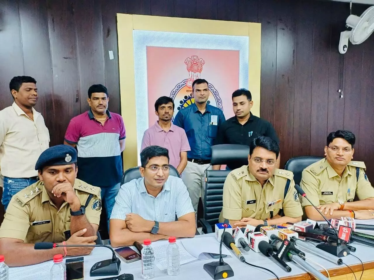 Bilaspur Crime News: एक ठग के रूप अनेक, बीकॉम पास युवक ने लड़की की आवाज निकाल इंजीनियर को लगाया 1.39 करोड चूना लगाया