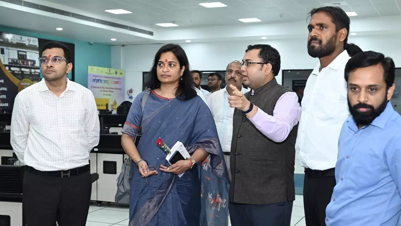 Raipur News: केंद्र सरकार की संयुक्त सचिव रूपा मिश्रा ने सराहा रायपुर स्मार्ट सिटी की आई.टी.एम.एस. प्रणाली…