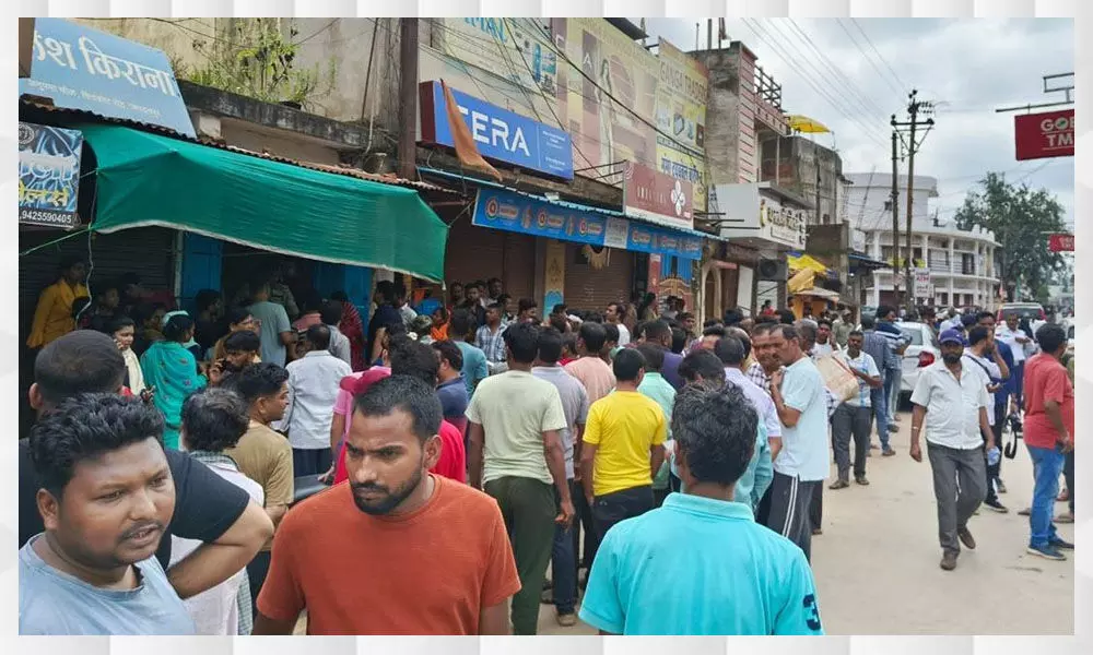 CG डबल मर्डर से सनसनीः बदमाशों ने घर घुसकर मां और दो बेटों पर धारदार हथियार से किया हमला, दो की मौत, एक गंभीर