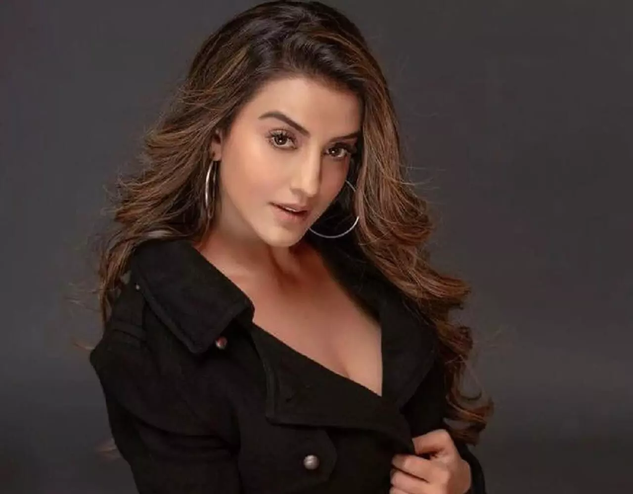 Akshara Singh Bold Photos: तौबा-तौबा… अक्षरा सिंह का ये बोल्ड फोटोशूट देख आप भी कहेंगे- OMG! 32 की उम्र में लगी हुस्न…