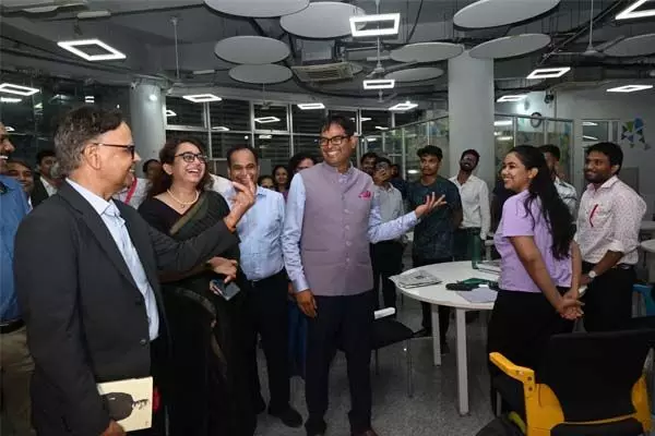 Raipur News: देर रात पहुंचकर नालंदा परिसर पहुंचा वित्त आयोग के प्रतिनिधि मंडल