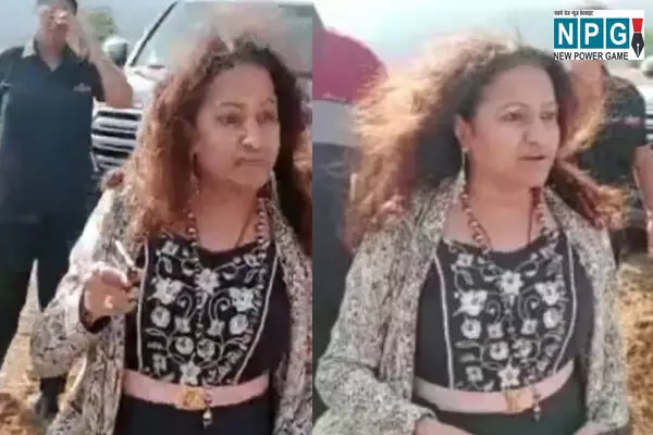 IAS Pooja Khedkar Mother: ट्रेनी आईएएस पूजा खेडकर की तमंचे वाली माँ! पिस्तौल दिखाकर किसानों को दी धमकी, देखें Video