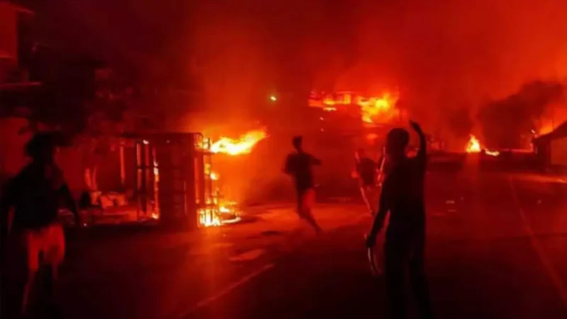 Tripura Violence News: त्रिपुरा के गंडाचेरा में आदिवासी युवक की मौत पर बवाल, उपद्रवियों ने दुकानों में लगाई आग, धारा 144 लागू