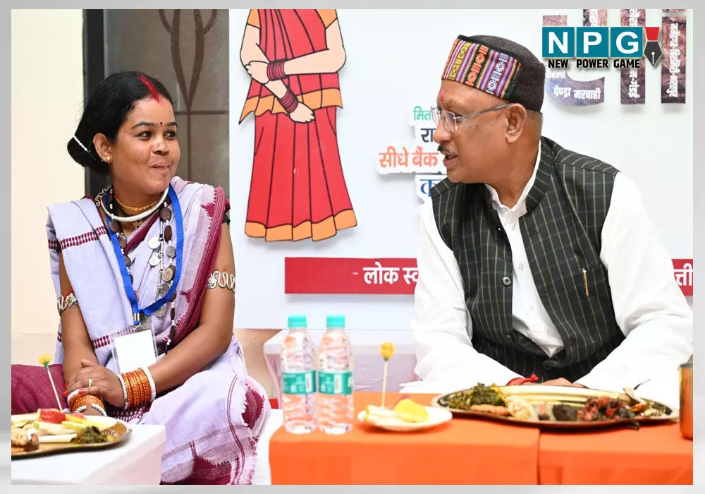 CG: जब मितानिन दीदियों के साथ CM विष्णुदेव ने किया भोजन, लाल भाजी, चखा जिमीकांदा, मुनगा और इडहर कड़ी का स्वाद