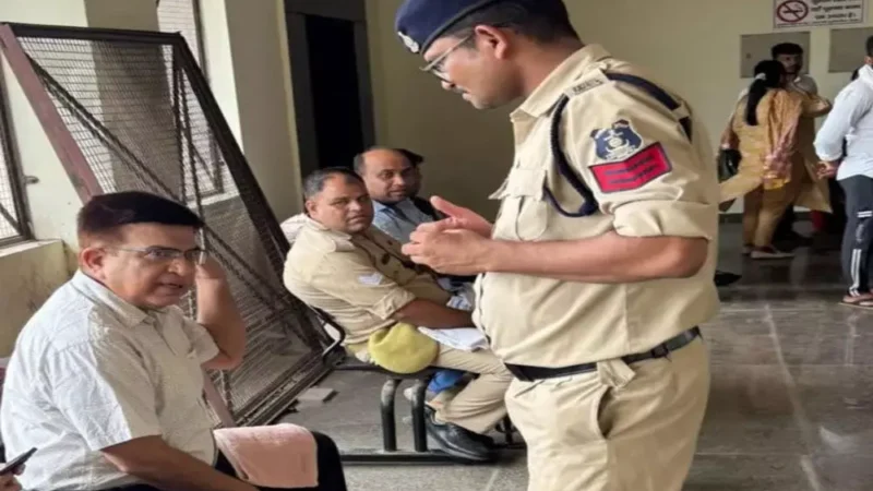 CG Liquor Scam: शराब घोटाला मामले में पूर्व आईएएस अनिल टुटेजा को मेरठ कोर्ट में किया गया पेश