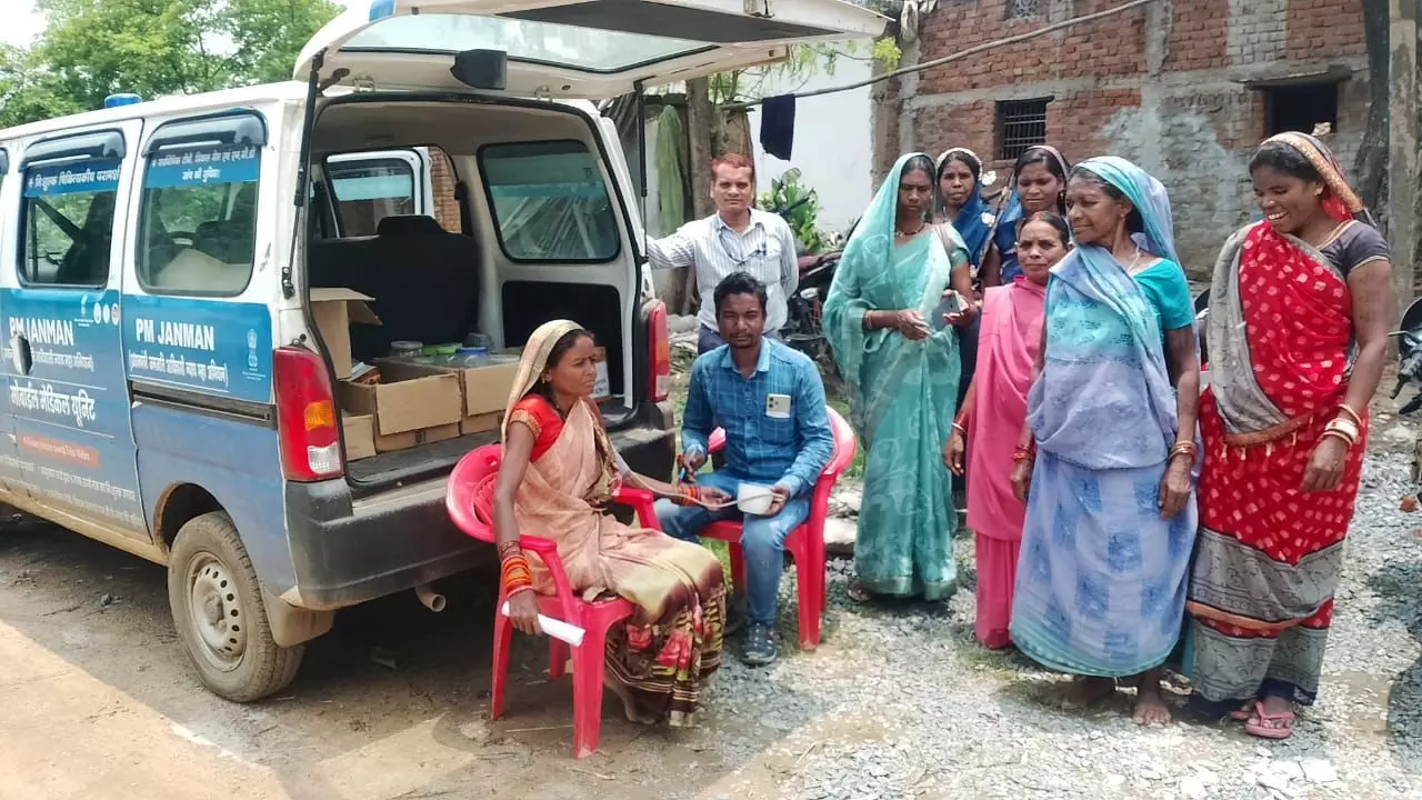 PM Janman Yojana: विशेष पिछड़ी जनजाति के लोगों तक योजनाओं का लाभ पहुंचाने शिविर का किया गया आयोजन