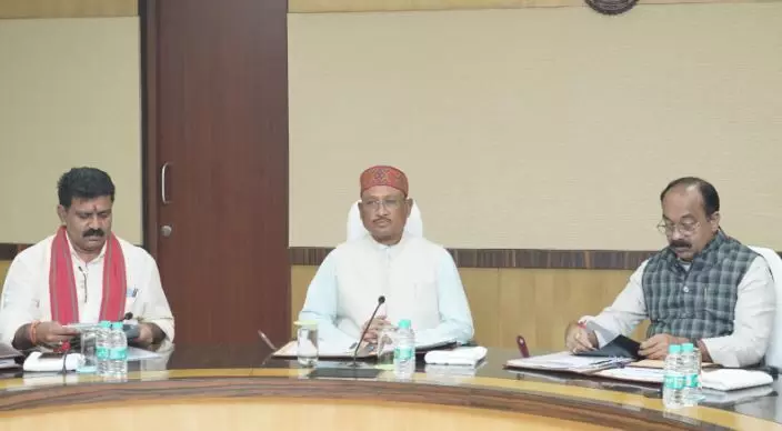 CM Vishnudeo Sai Cabinet: PHOTO में देखिए कैबिनेट बैठकः मंत्रालय में विष्णुदेव कैबिनेट की बैठक शुरू, कई अहम मुद्दों पर लग सकती हैं मुहर