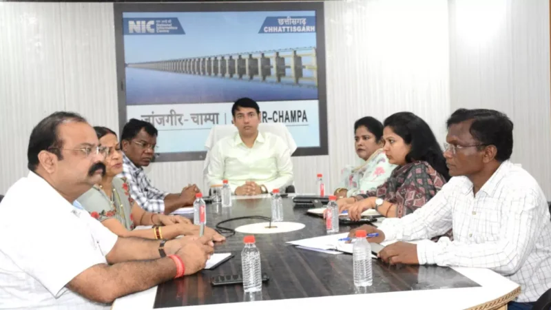 Raipur News: स्वास्थ्य केंद्रों में किसी प्रकार की लापरवाही न हो : मुख्यमंत्री साय