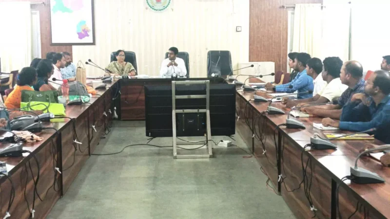 CG News: कलेक्टर ने छात्रावास अधीक्षकों की ली संयुक्त बैठक