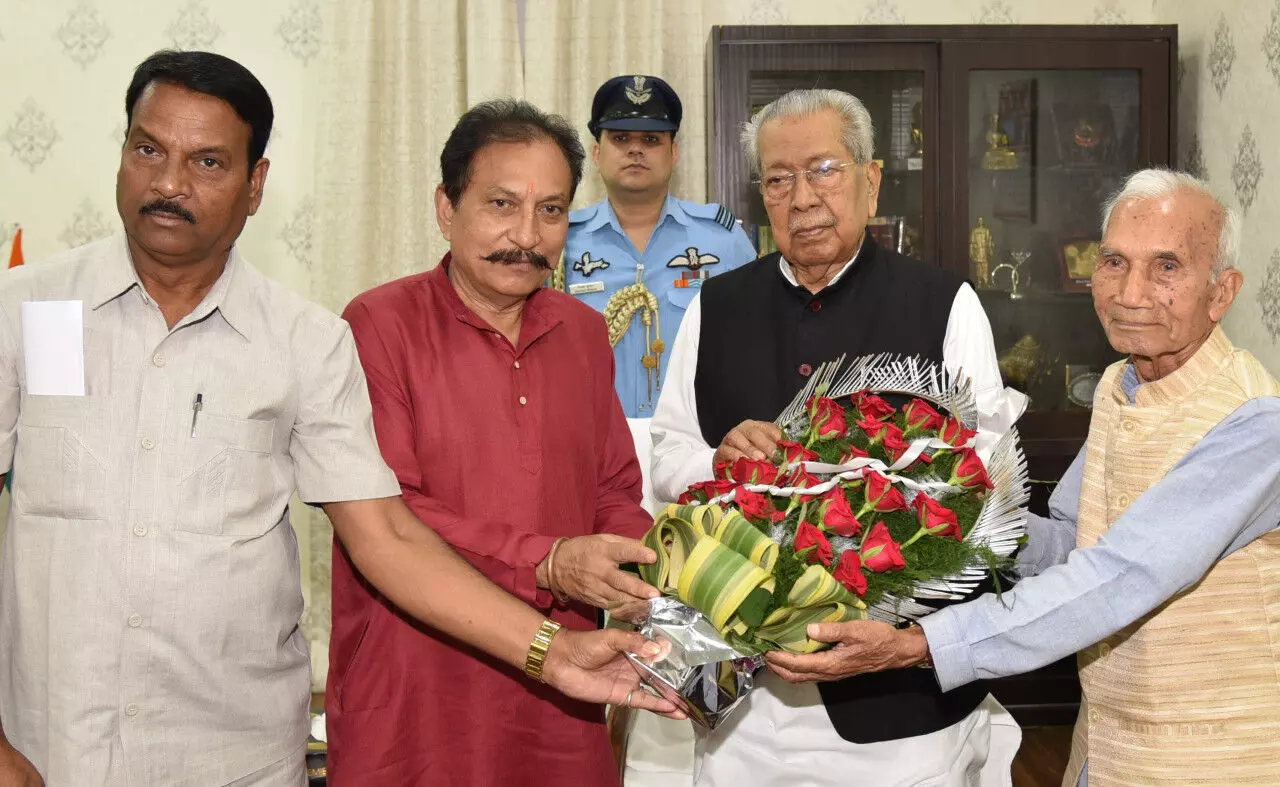 Raipur News: राज्यपाल हरिचंदन से छत्तीसगढ़ हरिजन सेवक संघ के पदाधिकारियों ने की सौजन्य भेंट