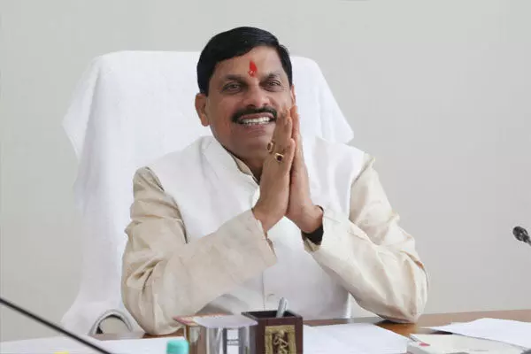 MP News: मुख्यमंत्री डॉ. यादव ने नागरिकों को गुरु पूर्णिमा पर बधाई और शुभकामनाएँ दीं
