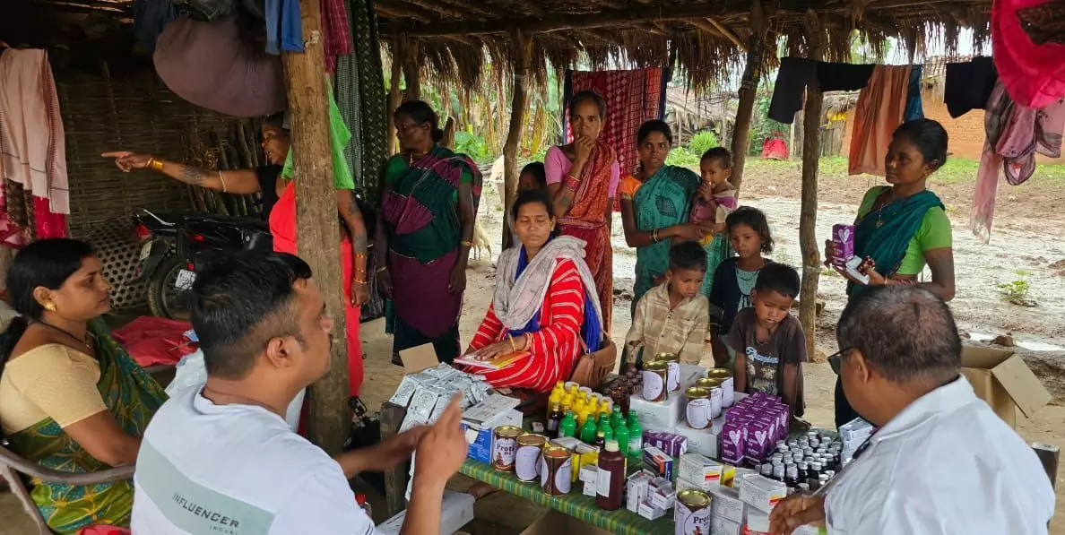 Gariaband News: जिले में मलेरिया के नियंत्रण और बचाव के लिए दूरस्थ क्षेत्रों तक पहुंच रही स्वास्थ्य विभाग की टीम