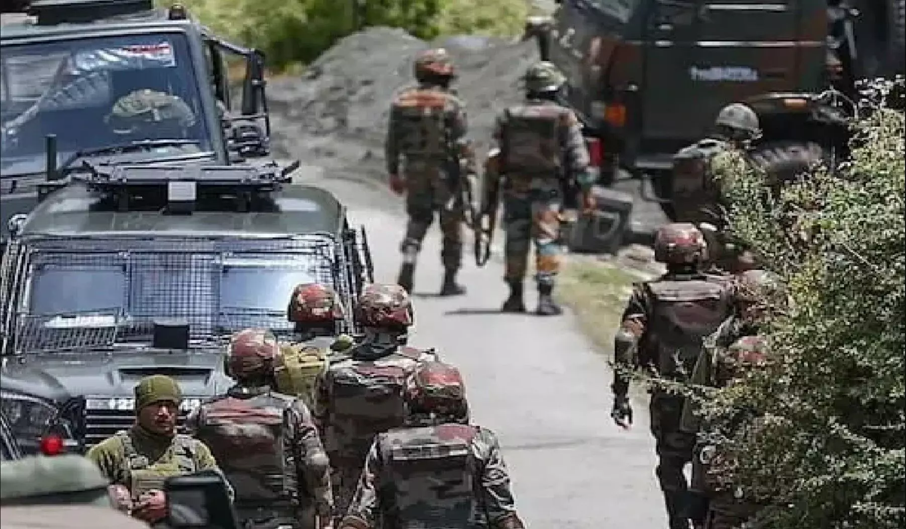 Kupwara Encounter Update: कुपवाड़ा में सेना और आतंकियों के बीच गोलीबारी, एक जवान शहीद, एक आतंकी ढेर