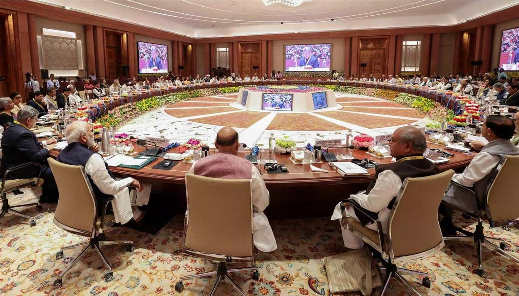 Niti Aayog Meeting Today: नीति आयोग की बैठक शुरू, पीएम मोदी कर रहे अध्यक्षता, इंडिया ब्लॉक के कई मुख्यमंत्रियों का बहिष्कार, जानें वजह