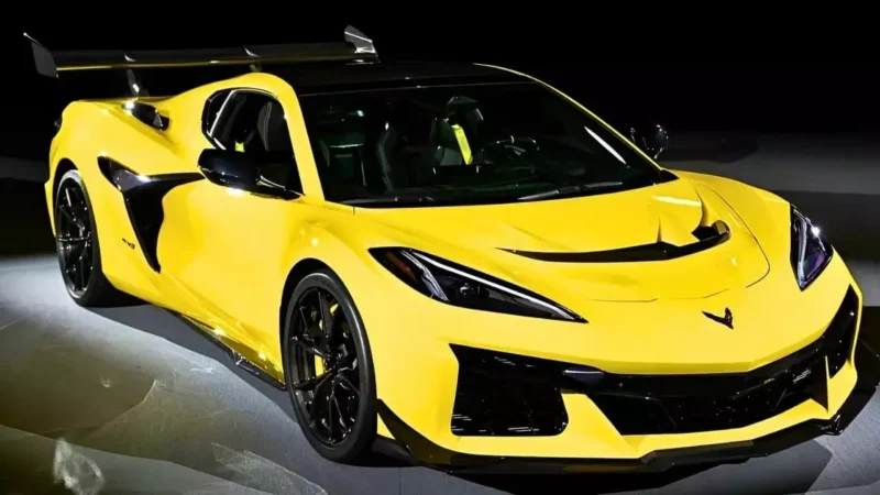 2025 Chevrolet Corvette ZR1 कार हुई पेश: अमेरिकी उत्पादन की सबसे ताकतवर प्रोडक्शन कार 5.5-लीटर V8 ट्विन-टर्बो इंजन के साथ…