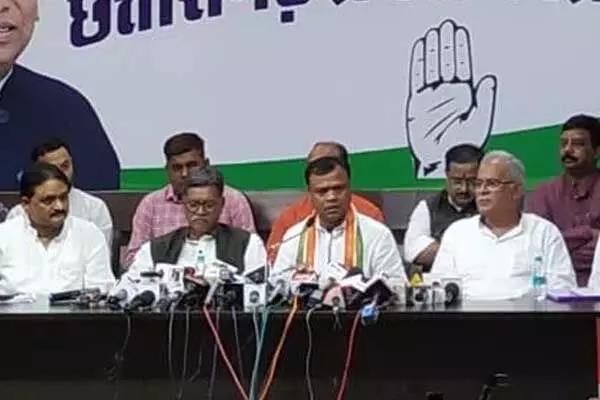 Political news: कांग्रेस विधायक दल का रिपोर्ट कार्ड: डॉ. महंत, बघेल और बैज की संयुक्त प्रेसवार्ता, मानसून सत्र के दौरान सदन के अंदर परफॉर्मेंस की दी जानकारी
