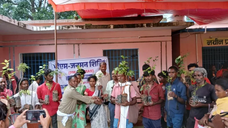 Jashpur News: पीएम जनमन योजना अंतर्गत गांव-गांव विशेष शिविर का आयोजन