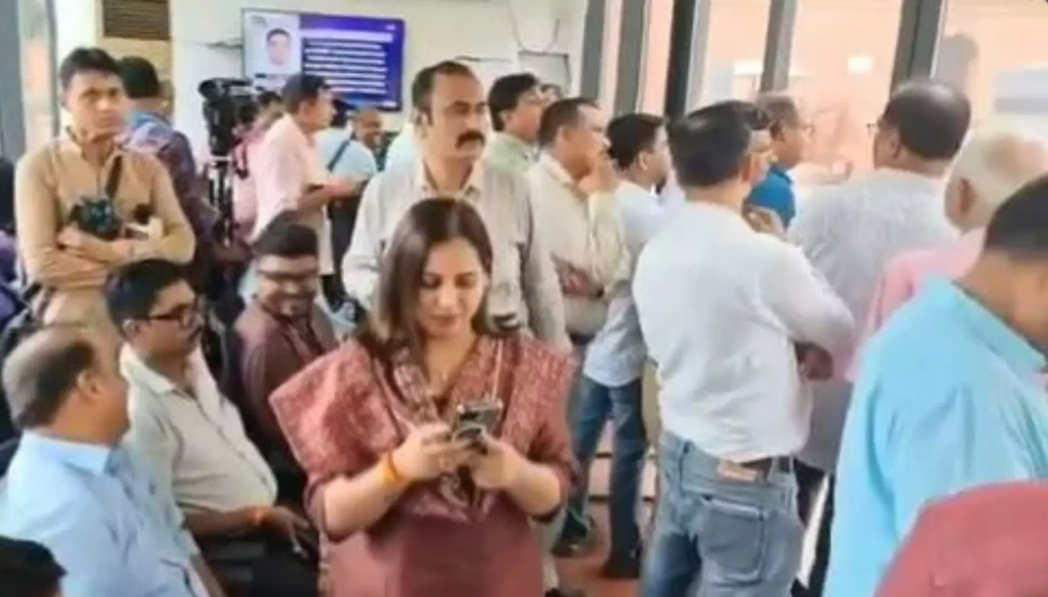 Restrictions on journalists in Parliament: संसद परिसर में पत्रकारों पर पाबंदी, शीशे के कमरे से ही होगी कवरेज, PCI ने जताया विरोध