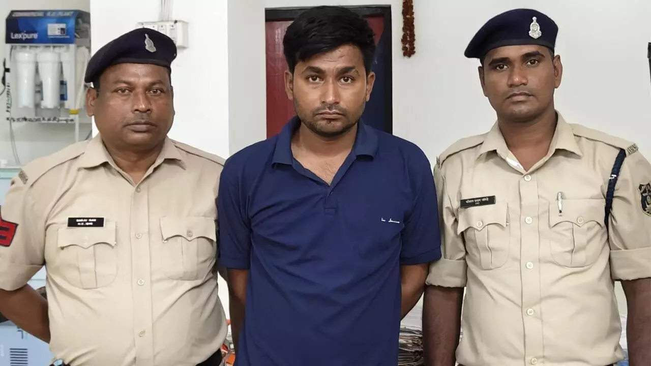 Bilaspur Crime News: इंस्टाग्राम में यूपी के युवक से दोस्ती कर लूट गई छत्तीसगढ़ की युवती, प्राइवेट वीडियो बना लाखों रूपये वसूला…