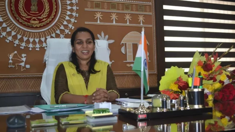 Dhamtari News: सपने ऐसे हों, जो रात को सोने ना दे, कलेक्टर नम्रता गांधी ने जिले के 10 स्कूलों के 20 विद्यार्थियों से की रू-ब-रू चर्चा