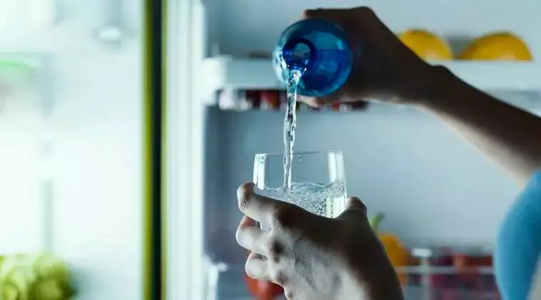 Drinking Cold Water in Monsoon : क्या आप भी पीते हैं मानसून में ठंडा पानी…तो फिर इनके लिए रहें तैयार