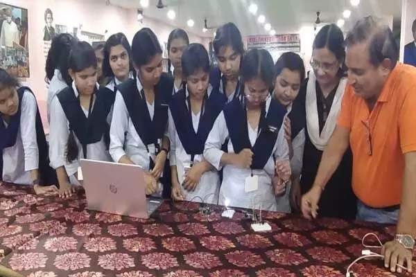 CG Education News: CG सरकारी स्कूल के बाल विज्ञानियों ने किया कमाल: छत्तीसगढ़ के बच्चों के 11 प्रोजेक्ट्स का चयन