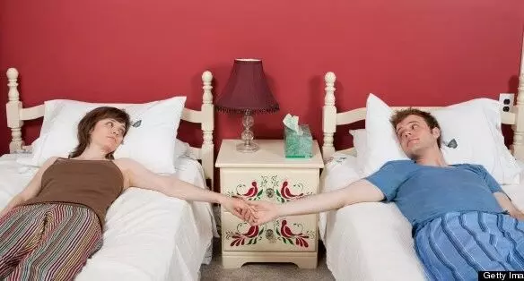 Sleep Divorce : अगर आप भी अपने पार्टनर के इन हरकतों से परेशान है तो ले लें ‘स्लीप डिवोर्स’, इससे रिश्ते के साथ सेहत भी होगी मजबूत