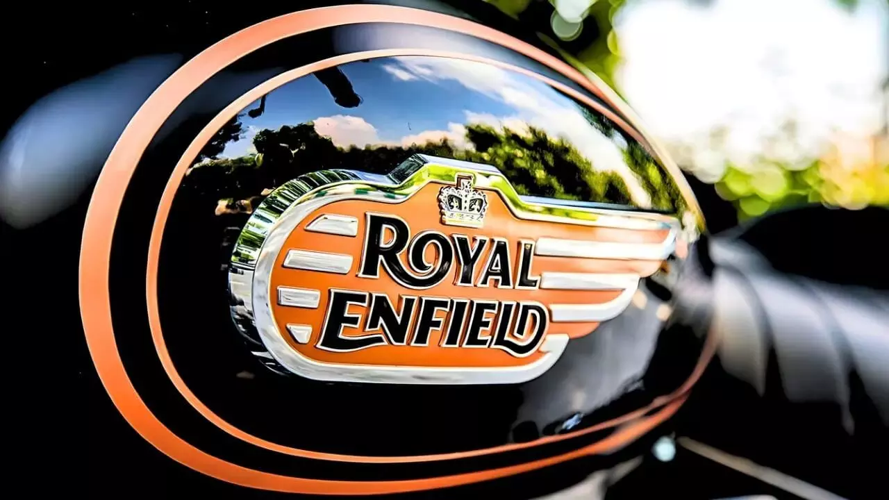 Bullet 650 Twin Name Trademarked: रॉयल एनफील्ड ने "बुलेट 650 ट्विन" नाम को भारत में लॉन्च से पहले ट्रेडमार्क किया, जानें पुरी जानकारी…