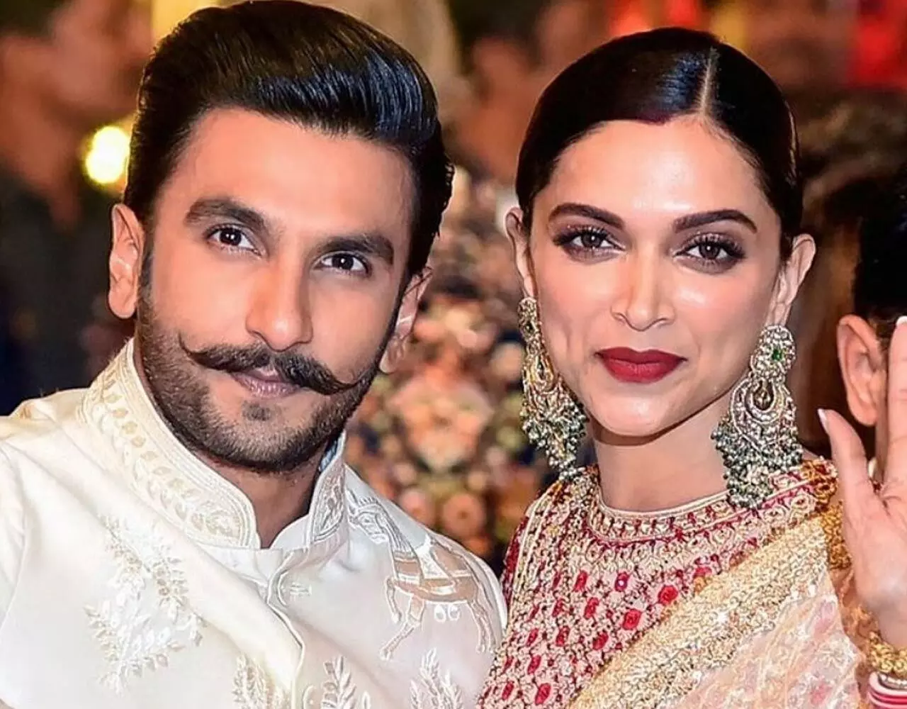 Deepika-Ranveer Fact Check: मां बन गई दीपिका पादुकोण! पति रणवीर की गोद में बच्चा, अस्पताल से वायरल हो रही फोटो…