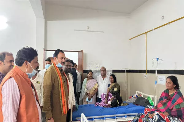 Abhanpur News: स्वास्थ्य मंत्री श्याम बिहारी जायसवाल ने किया सामुदायिक स्वास्थ्य केंद्र अभनपुर का निरीक्षण