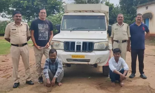 Jashpur News: जब उफनटी नदी में तस्कर कूदा तो पुलिस के एक जवान ने भी लगा दी छलांग, जानिए फिर क्या हुआ