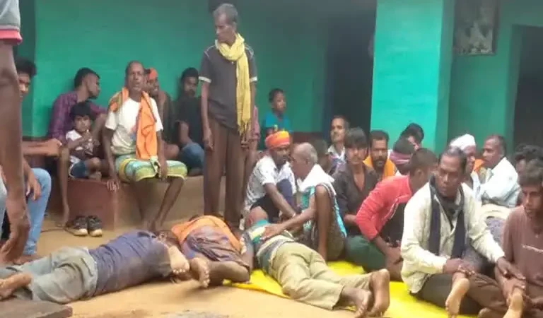 Nag Panchami Special : नागों के मेले में इंसान सांप और नाग की तरह पीते हैं दूध