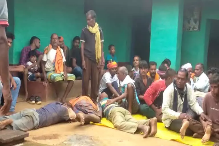 Nag Panchami Special : नागों के मेले में इंसान सांप और नाग की तरह पीते हैं दूध