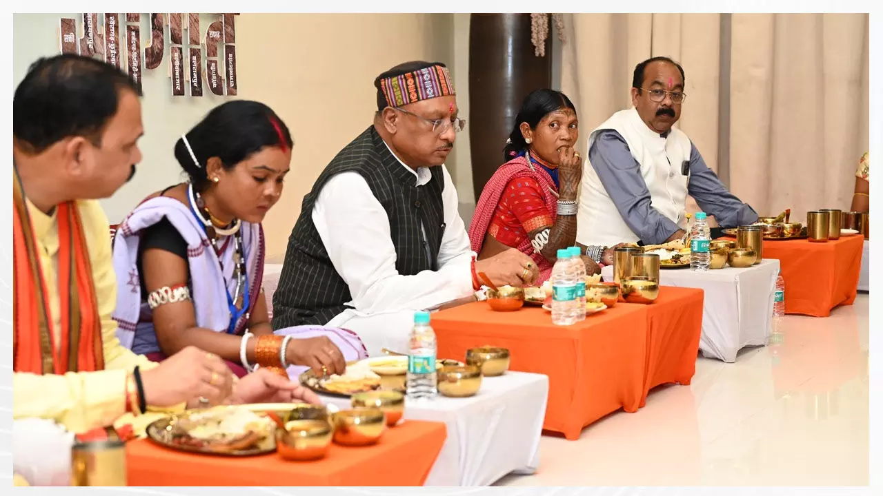 CG: विश्व आदिवासी दिवस 9 अगस्त पर विशेष, आदिवासी अंचलों में पहुंच रही हैं तेजी से विकास योजनाएं