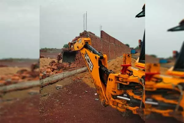 Bilaspur News: बिलासपुर में रसूख पर चला बुलडोजर: नाला को पाटकर एक बना रहा था प्लाजा तो दूसरा राइस मिल