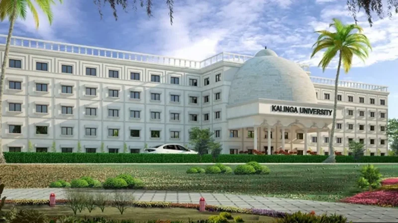 Kalinga University: कलिंगा विश्वविद्यालय द्वारा शासकीय चिकित्सालय, आरंग को हाइड्रोलिक डिलीवरी टेबल भेंट किया गया…