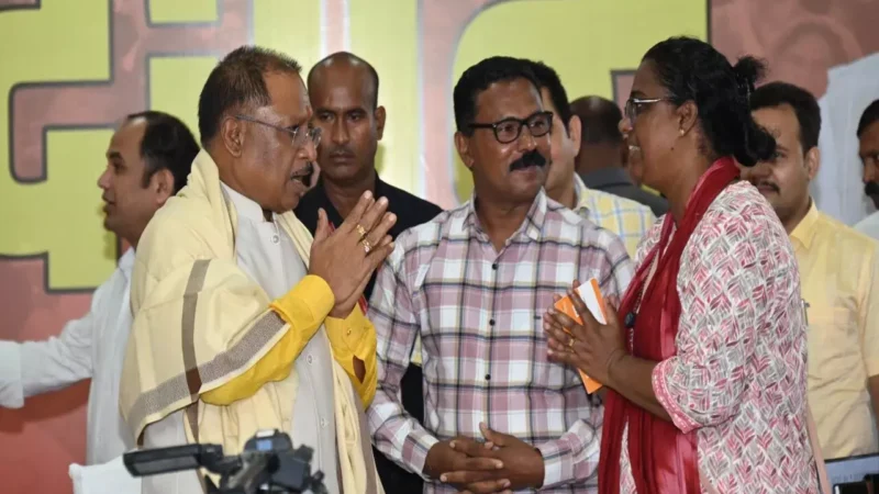 Chhattisgarh News: न्यूजीलैंड में आयोजित कॉमनवेल्थ गेम्स में सिल्वर मेडल जीतने वाली रीबा बेन्नी के माता-पिता ने CM विष्णुदेव साय का जताया आभार