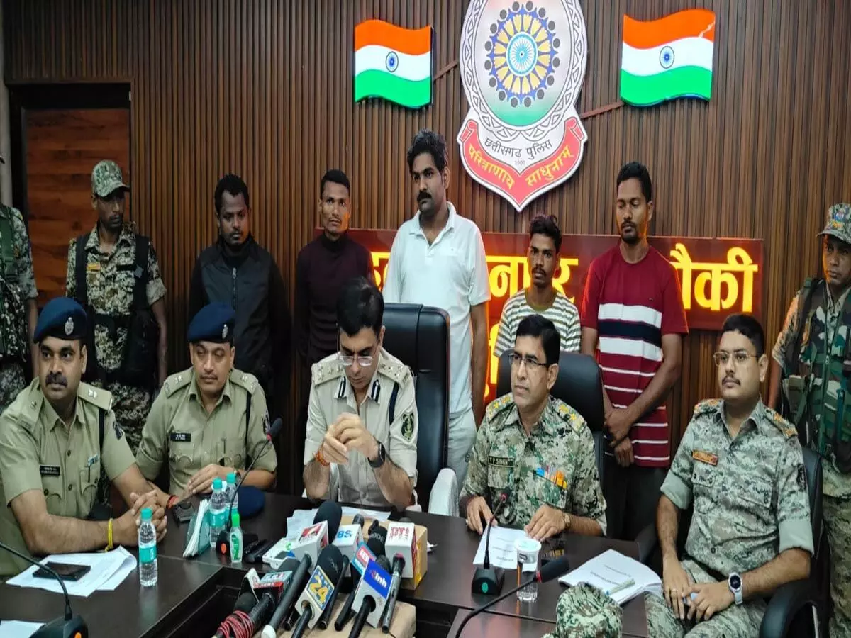 CG मेें नक्सल फंडिंग का बड़ा खुलासाः नक्सलियों के लेव्ही वसूलने वाले 5 सहयोगी गिरफ्तार, 1 करोड वसूली कर माओवादियों तक पहुंचाये…