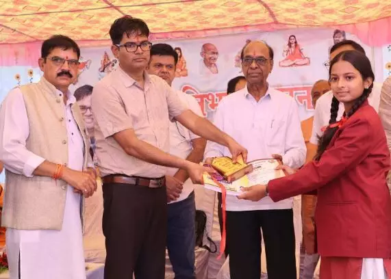 OP Choudhary: कैरियर मार्गदर्शन कार्यक्रम में हुए शामिल वित्त मंत्री, बोले- बड़े लक्ष्य प्राप्ति के लिए दूरगामी सोच एवं रणनीति के साथ करें पढ़ाई