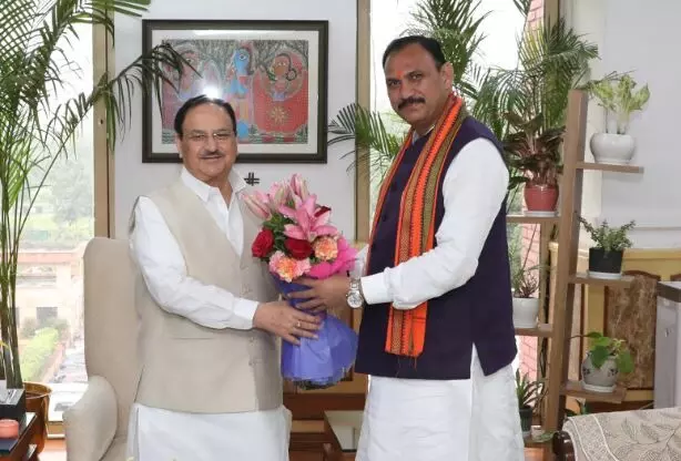 छत्तीसगढ़ के स्वास्थ्य मंत्री ने की केंद्रीय स्वास्थ्य मंत्री जेपी नड्डा से मुलाकात, चार मांगों का रखा प्रस्ताव