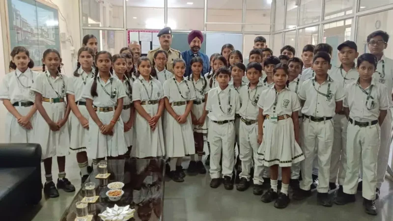 RTE News: गरीब बच्चों की सुध लेने पहली बार कोई एसपी पहुंचा बड़े स्कूल, इस जिले में कलेक्टर, एसपी समेत 117 बनाए गए हैं मेंटर…