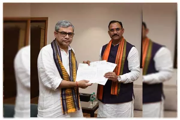 Chhattisgarh News: दिल्‍ली में केंद्रीय रेल मंत्री से मिले जायसवाल: प्रदेश के स्‍वास्‍थ्‍य मंत्री ने वैष्‍णव के सामने रखी ये मांगें..