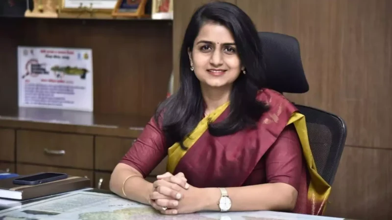 Saumya Sharma IAS Biography Hindi: आईएएस सौम्या शर्मा की जीवनी, IAS सौम्या शर्मा की उम्र कितनी है
