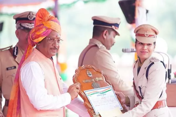 Independence Day: मुख्यमंत्री ने स्वतंत्रता दिवस के अवसर पर 46 पुलिस अधिकारियों एवं जवानों को पुलिस पदकों से किया सम्मानित